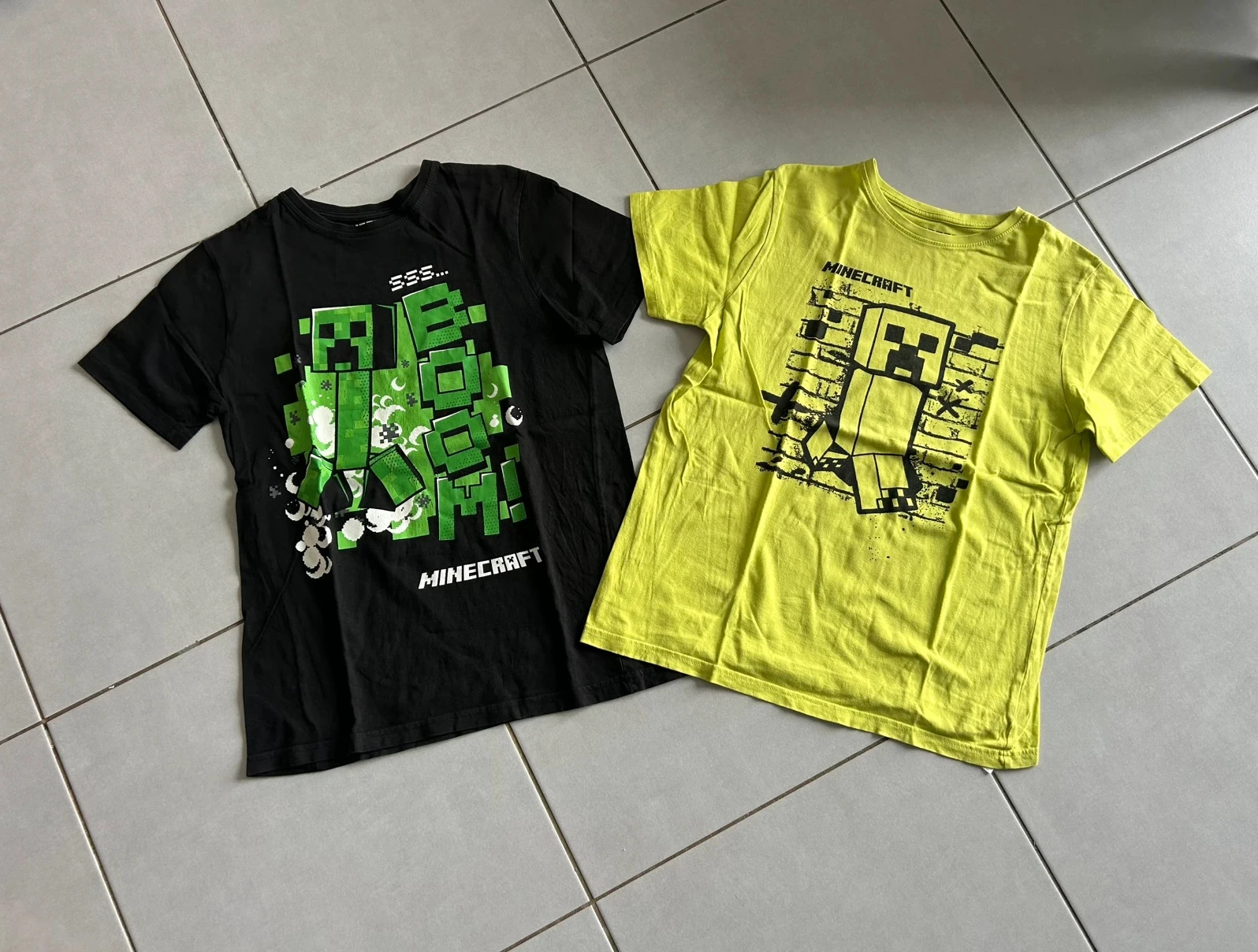 Lot 2 tee shirts manches courtes Minecraft 12 ans